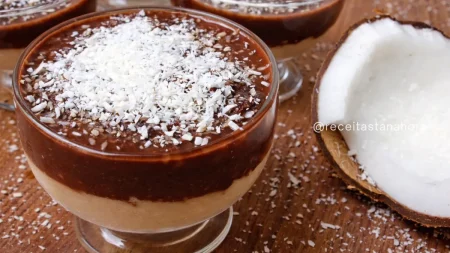 Doce de prestígio gelado: Sobremesa cremosa de chocolate com coco