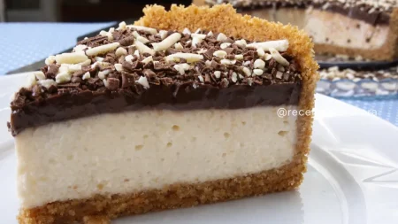 Torta de limão com chocolate e base crocante