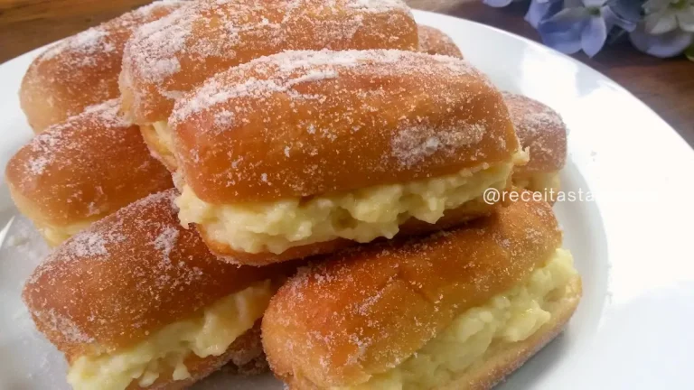 sonho de bisnaguinha frito dourado recheado com creme