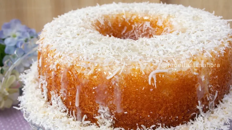 bolo bombocado de coco cremoso caseiro