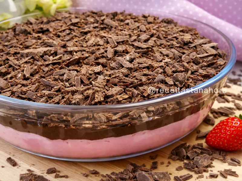 doce de morango com creme e ganache