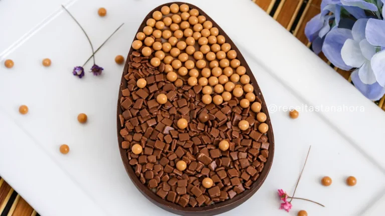 ovo de brigadeiro duo com brigadeiro branco e ao leite