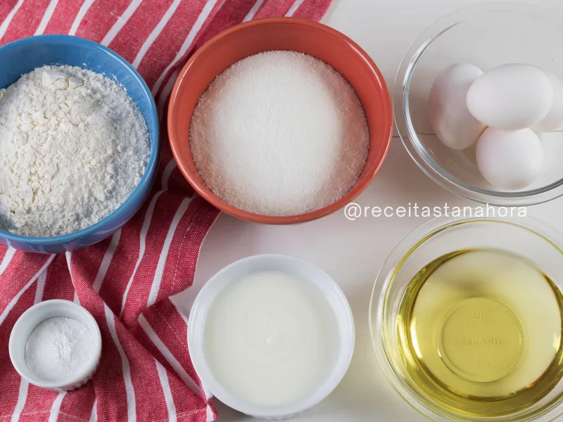 ingredientes para bolo de iogurte caseiro