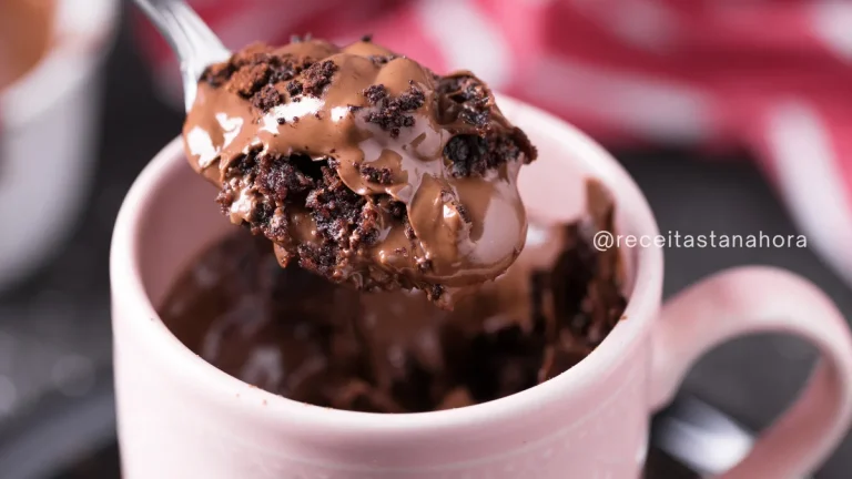 brownie de caneca com nutella feito no micro-ondas em 5 minutos