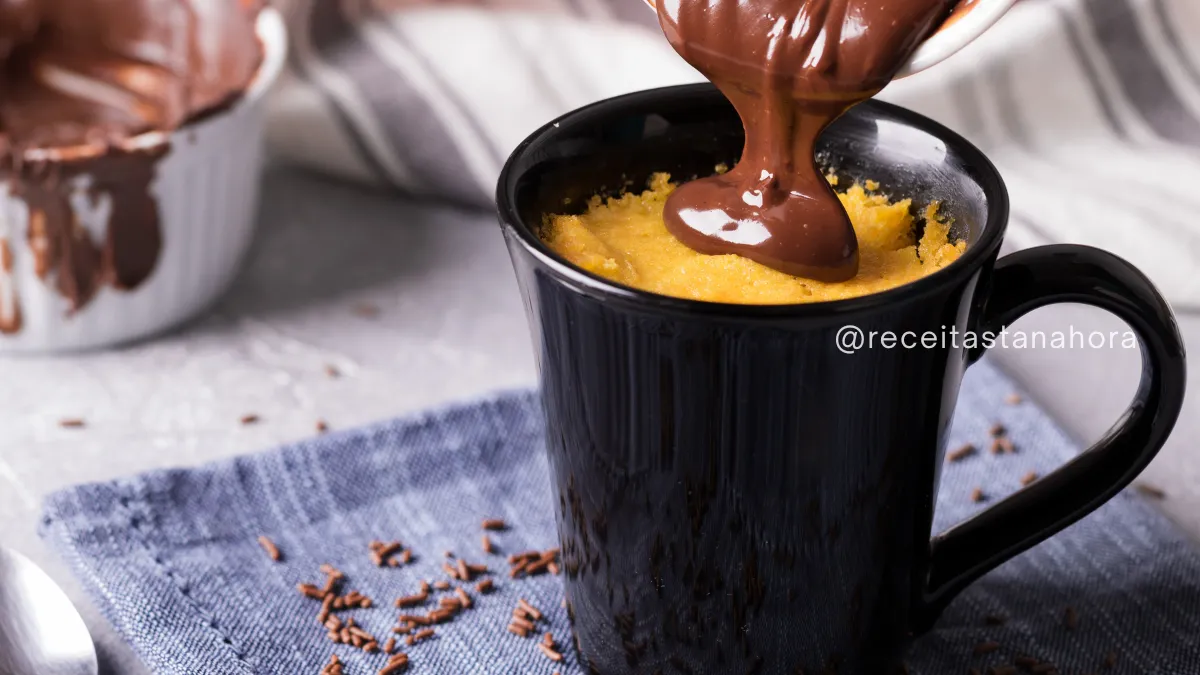 bolo de cenoura de caneca no micro-ondas fofinho