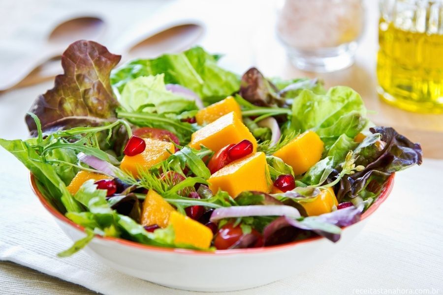 salada tropical com frutas