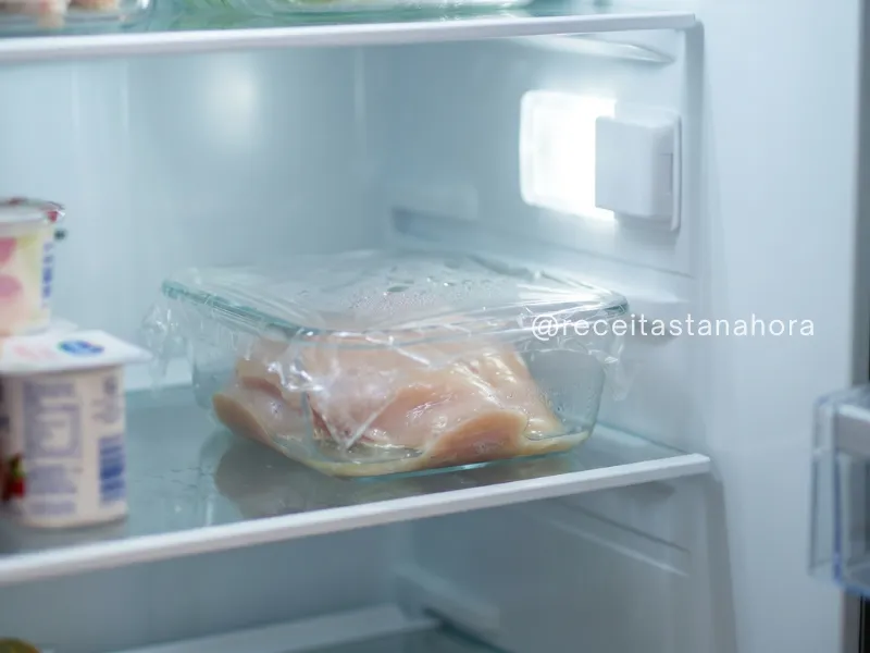 como economizar gás de cozinha descongelando alimentos na geladeira corretamente